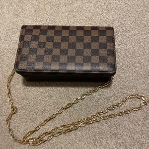 Daisy Rose Clutch NWOT